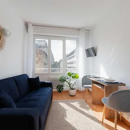 Charming - 2p - Near Convention Apartment